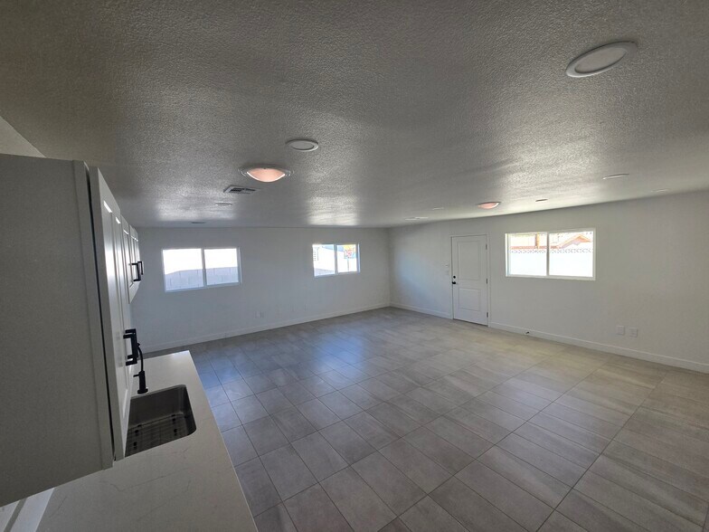 More Photos Of 504 S Jones Blvd, Las Vegas Office For Lease