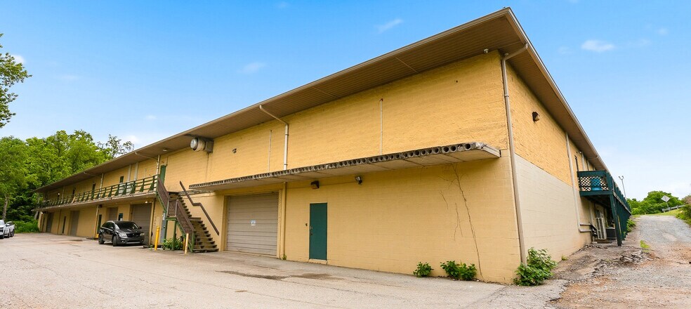 More Photos Of 6 Oliver Rd, Uniontown Freestanding For Lease