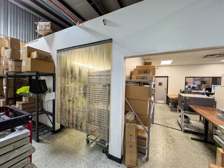 More Photos Of 540 N Goldenrod Rd, Orlando Industrial For Sale