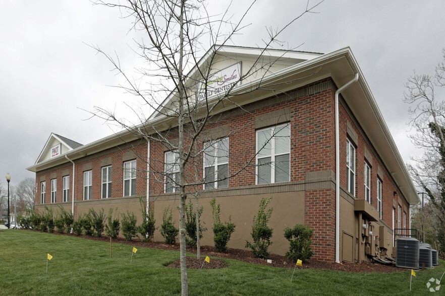 More Photos Of 360 West St, Pittsboro Medical For Lease