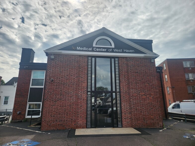 More Photos Of 385 Main St, West Haven Medical For Lease