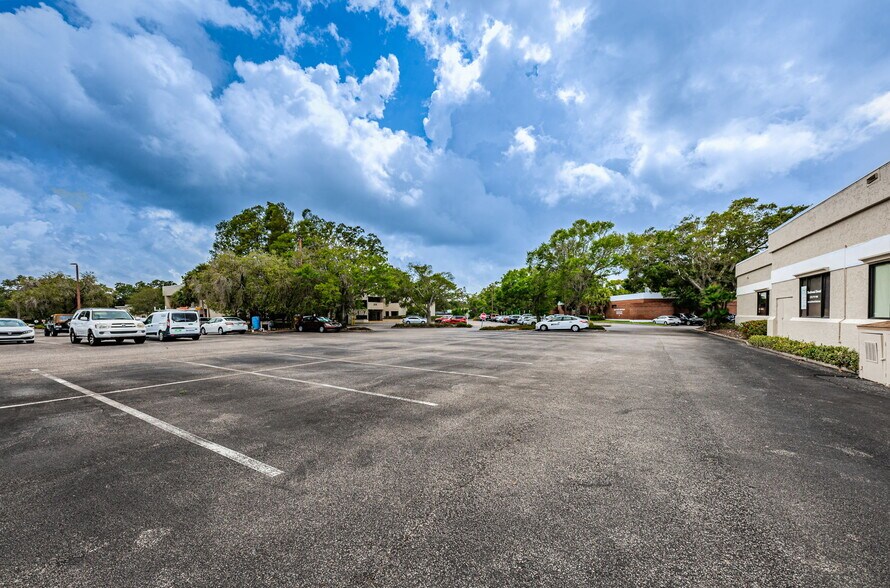 More Photos Of 3023 Eastland Blvd, Clearwater Office For Sale