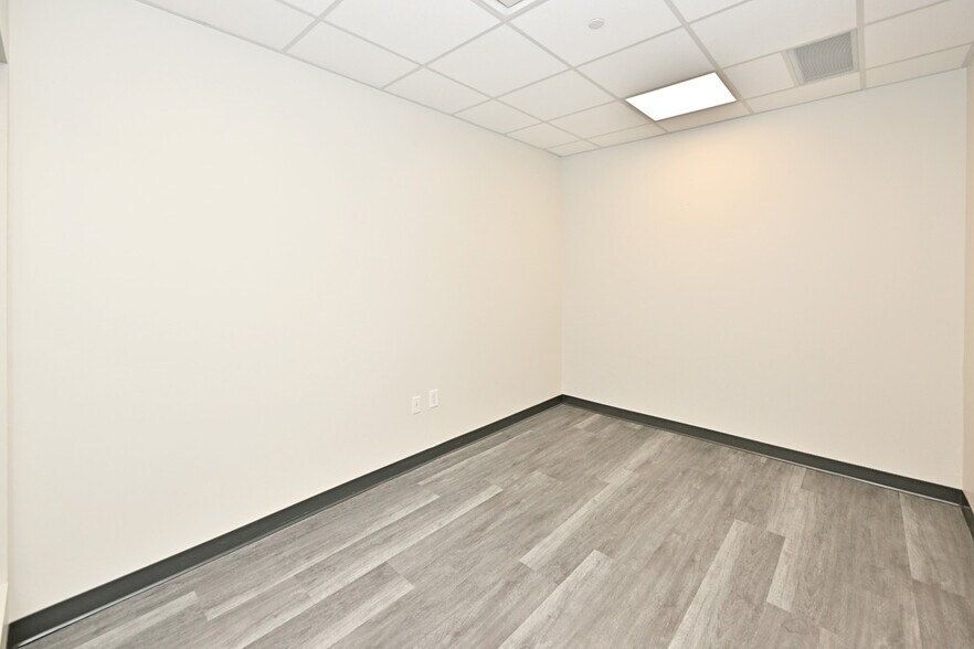 More Photos Of 50 Tice Blvd, Woodcliff Lake Office For Lease