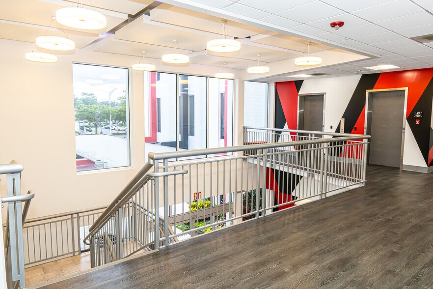 More Photos Of 3733 University Blvd W, Jacksonville Office For Lease