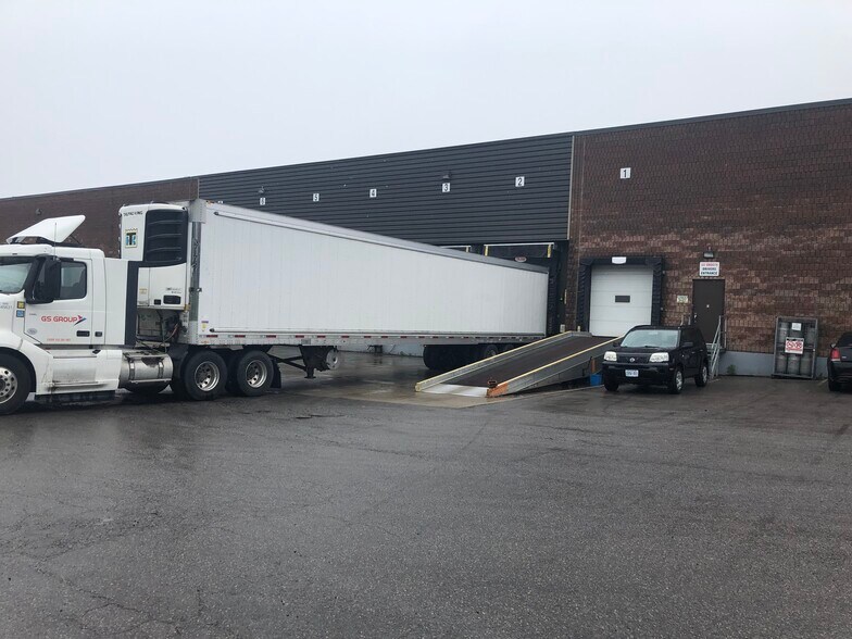 More Photos Of 7 Rimini Mews, Mississauga Warehouse For Lease