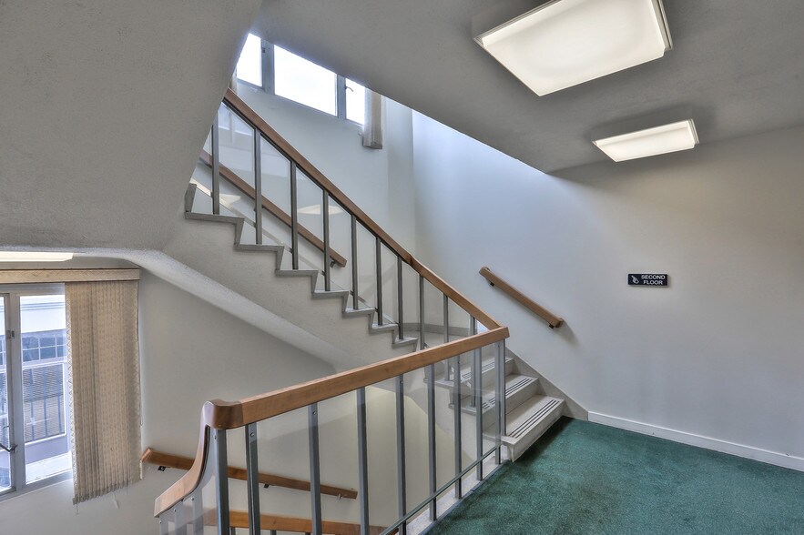 More Photos Of 439 Alvarado St, Monterey Bank For Lease