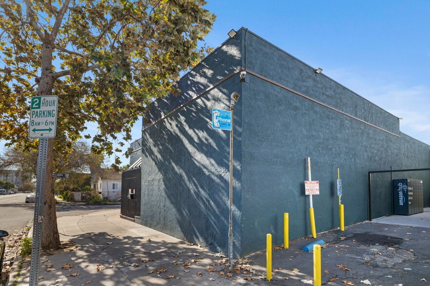 More Photos Of 5739 Tujunga Ave, North Hollywood Movie Radio TVStudio For Sale