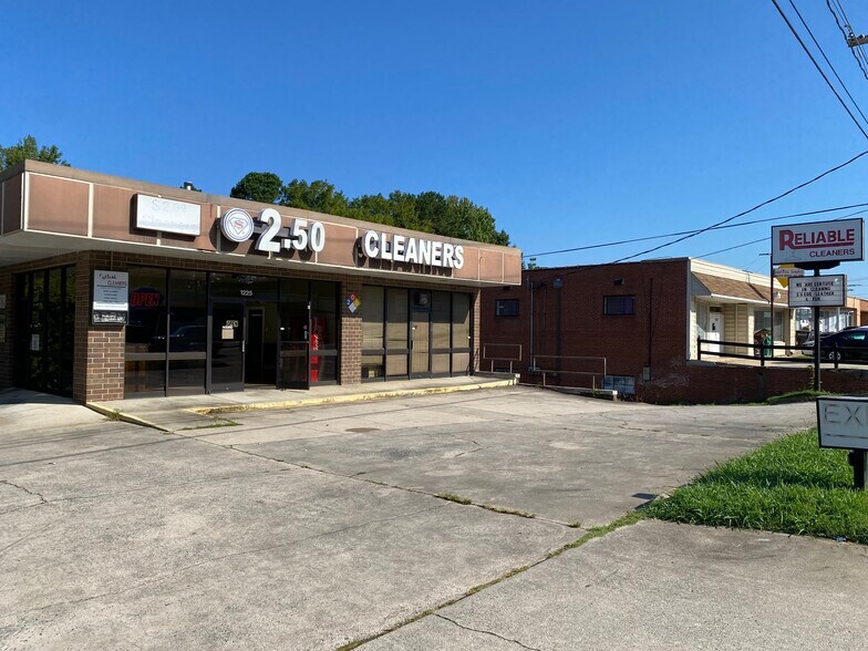 More Photos Of 1225 Montlieu Ave, High Point General Retail For Sale