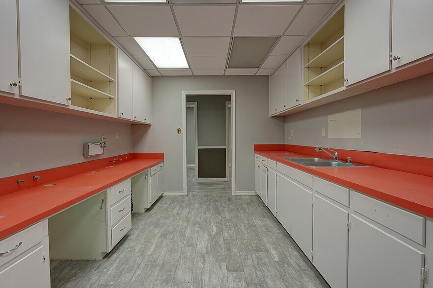 More Photos Of 1015 E 35th St, Texarkana Medical For Sale