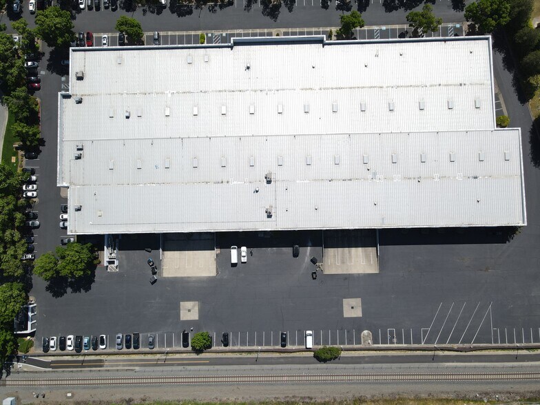 More Photos Of 775 Southpoint Blvd, Petaluma Warehouse For Lease