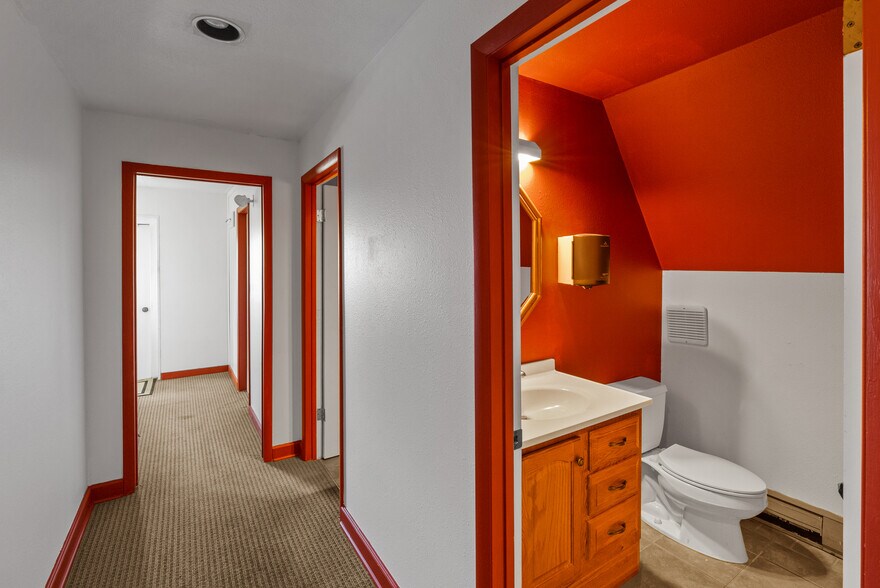 More Photos Of 2711 W College St, Bozeman Restaurant For Sale