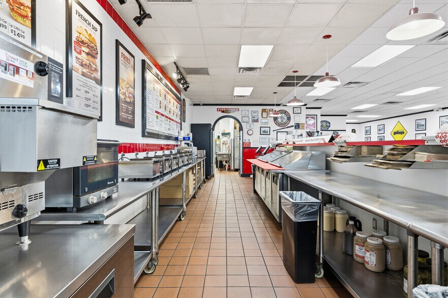 More Photos Of 18500 Veterans Blvd, Port Charlotte General Retail For Sale