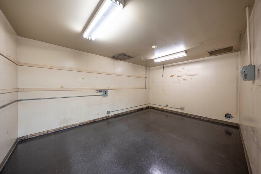 More Photos Of 9200 Lower Azusa Rd, Rosemead Warehouse For Sale