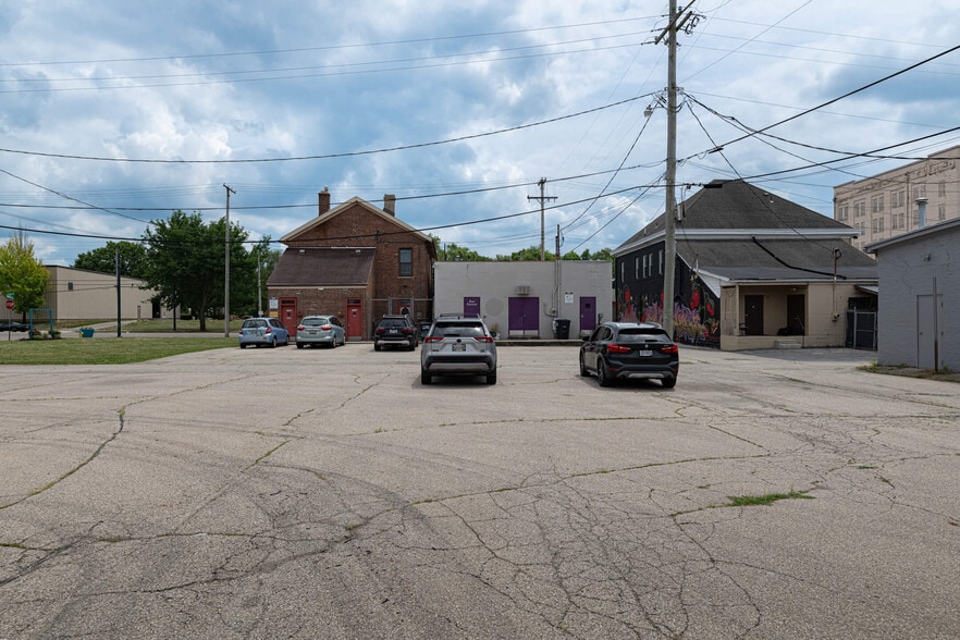 Primary Photo Of 1117 E 3rd St, Dayton Storefront Retail Office For Lease
