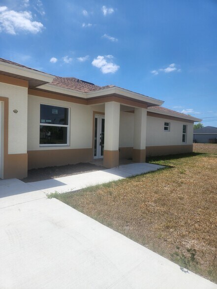 Primary Photo Of 1101-1103 Harold Ave S, Lehigh Acres Apartments For Sale