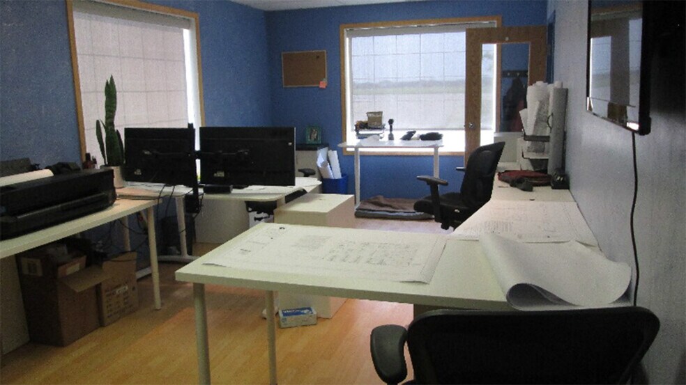 More Photos Of 270 Agri Park Rd, Oak Bluff Industrial For Lease