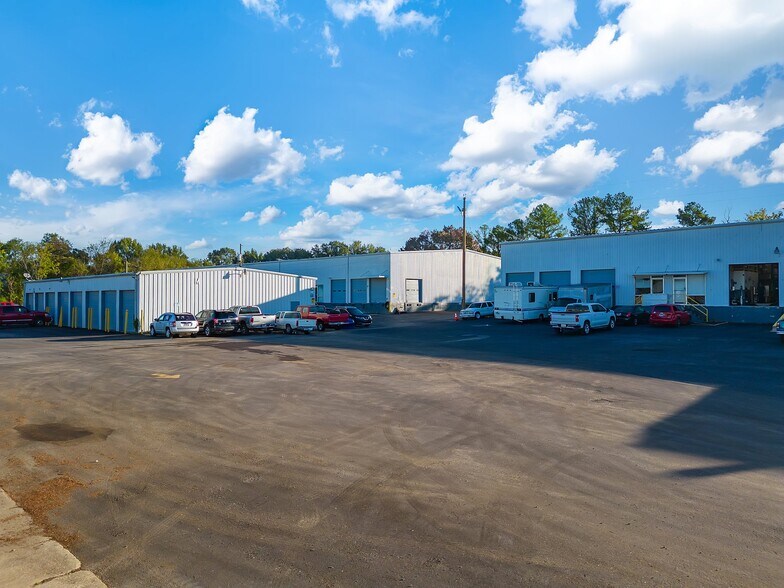 More Photos Of 123-139 Ragland Rd, Jackson Warehouse For Lease