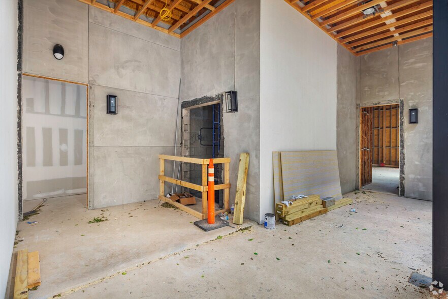 More Photos Of 415 E Cevallos St, San Antonio Restaurant For Lease