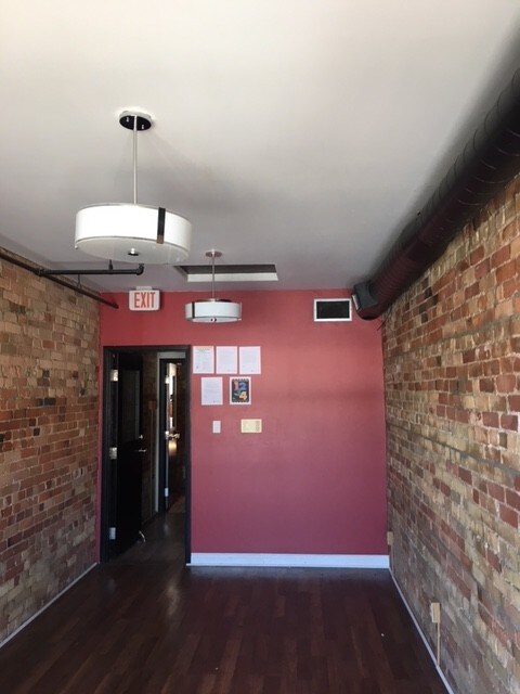 More Photos Of 348 Queen St W, Toronto Storefront Retail Residential For Sale