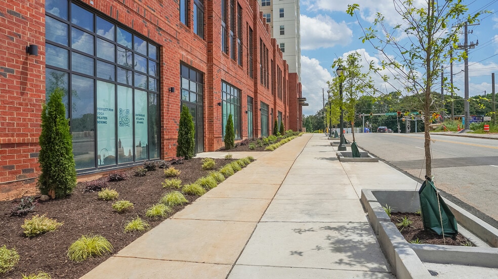 Primary Photo Of 1184 Hank Aaron Dr SE, Atlanta Apartments For Lease