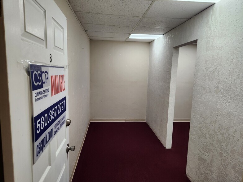 More Photos Of 1509-1511 W Gore Blvd, Lawton Office For Lease