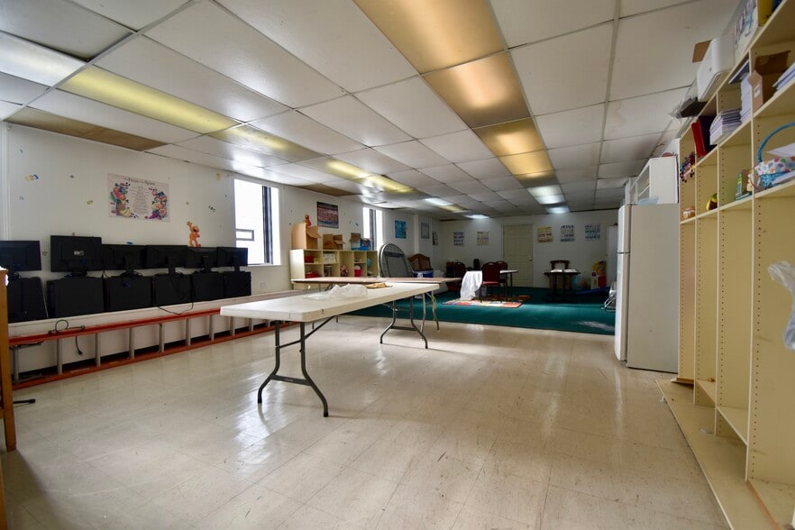 More Photos Of 5646 Lawton St, Detroit Religious Facility For Sale