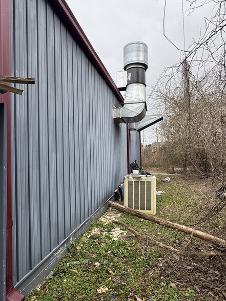 More Photos Of 103 Mabee Ave, Monteagle Industrial For Sale