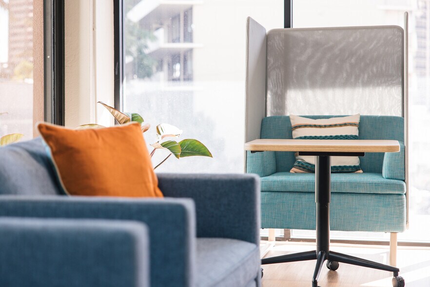 More Photos Of 400 Hobron Ln, Honolulu Apartments For Sale