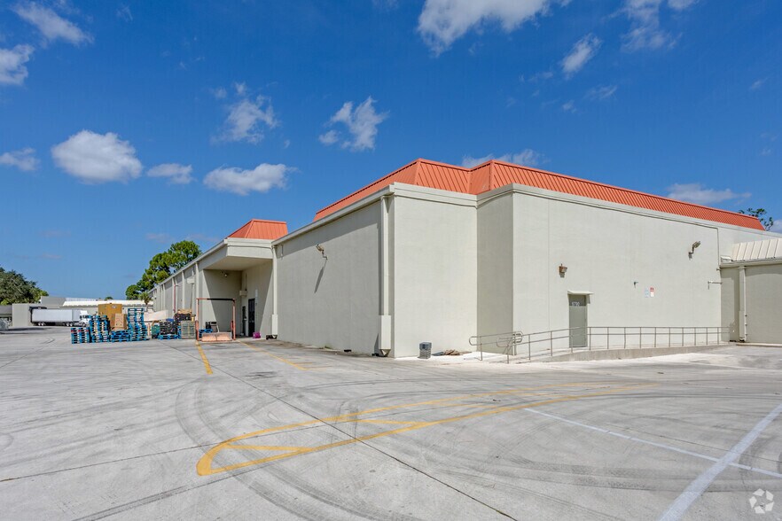 More Photos Of 6714-6864 Forest Hill Blvd, Greenacres General Retail For Lease