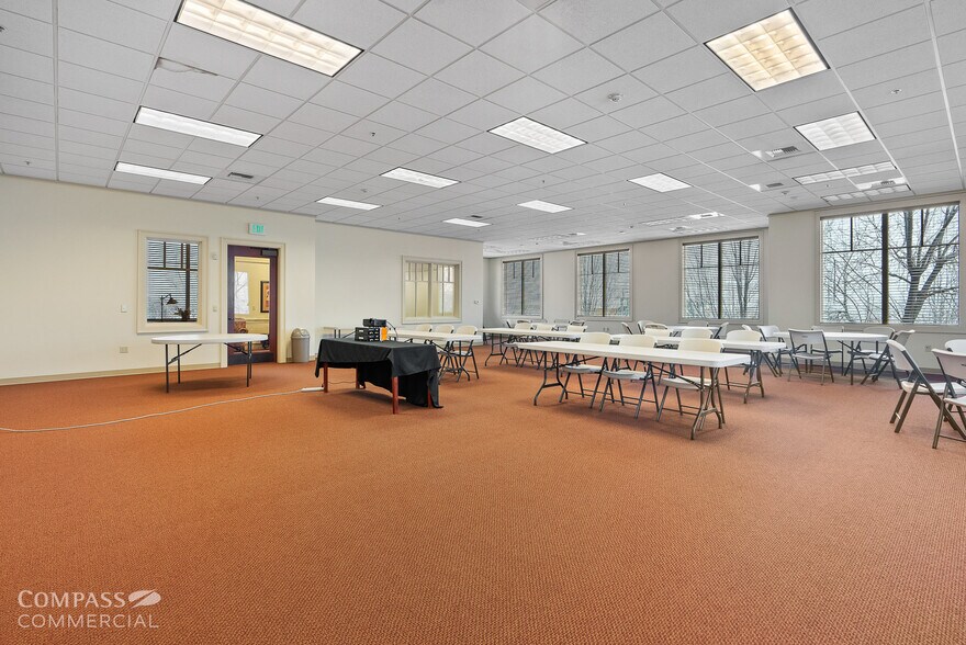 More Photos Of 735 SW 6th St, Redmond Office For Lease