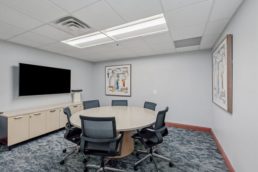 Primary Photo Of 12100 Singletree Ln, Eden Prairie Apartments For Lease