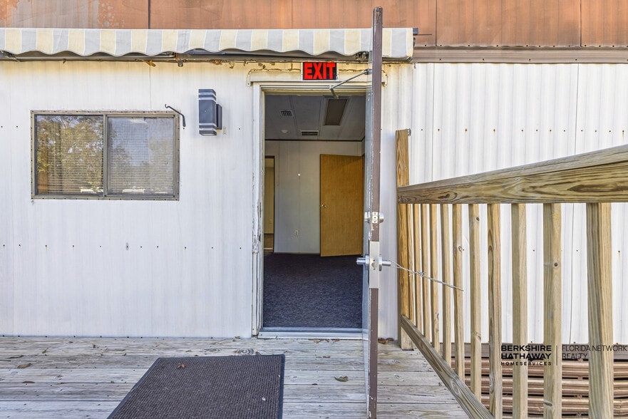 More Photos Of 5876 Old Timuquana Rd, Jacksonville Office For Lease