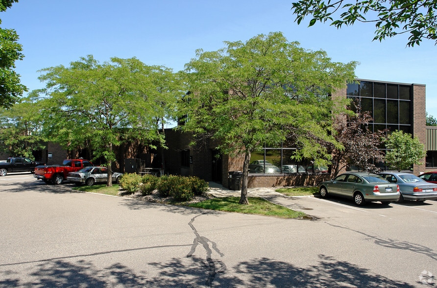 More Photos Of 12201-12241 Wood Lake Dr, Burnsville Light Manufacturing For Lease