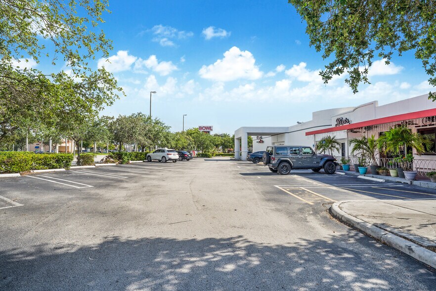 More Photos Of 2200 N Federal Hwy, Pompano Beach Bowling Alley For Sale