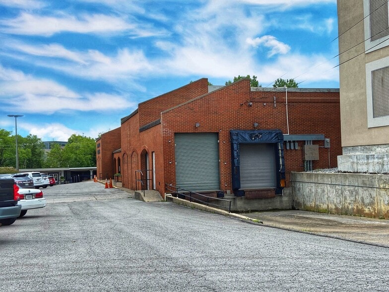 More Photos Of 144 Wilson Pike, Brentwood Freestanding For Lease