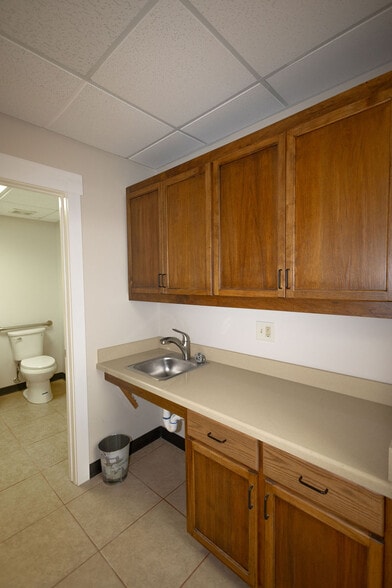 More Photos Of 20550 Townsen Blvd, Humble Loft Creative Space For Sale