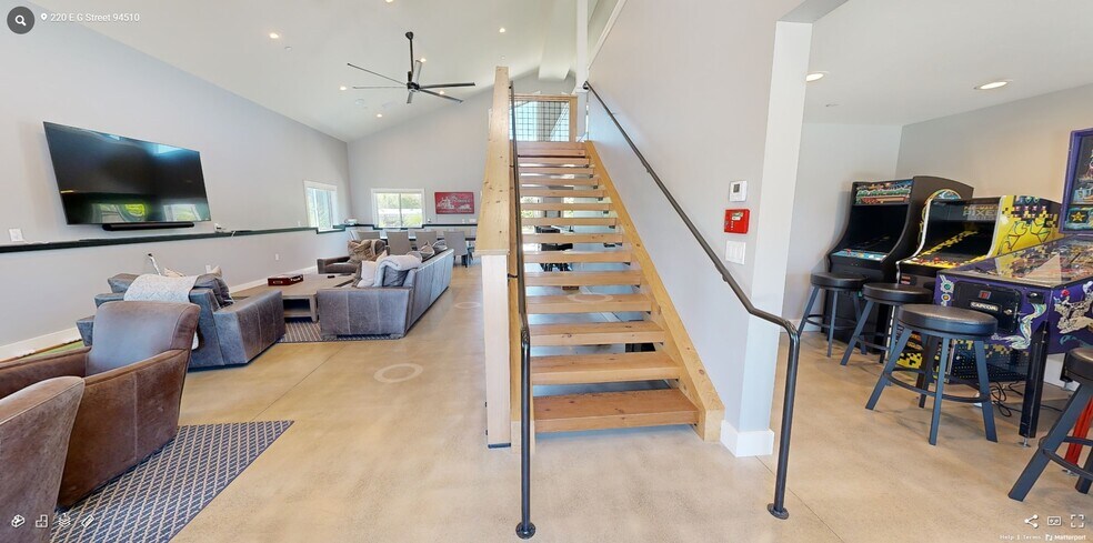 More Photos Of 220 E G St, Benicia Flex For Sale