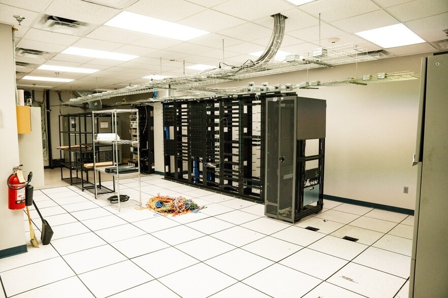 More Photos Of 3429 Regal Dr, Alcoa Office For Sale