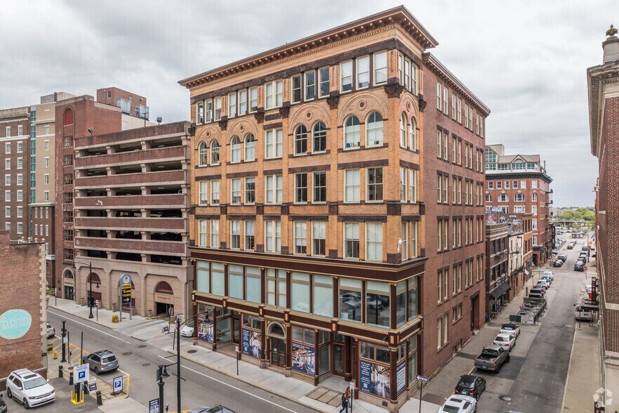 More Photos Of 82-90 Weybosset St, Providence Apartments For Lease