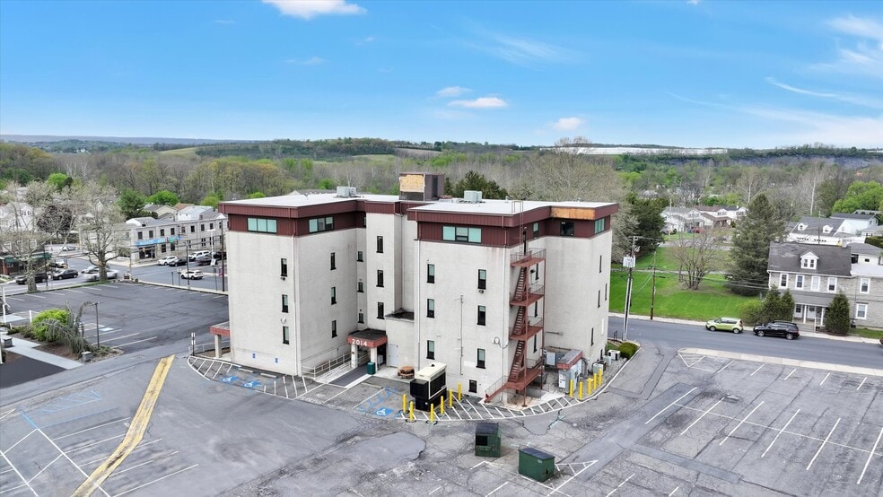 More Photos Of 2014 Laubach Ave, Northampton Office For Sale