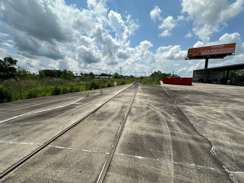 More Photos Of 101 S Bernard Rd, Broussard Industrial For Sale