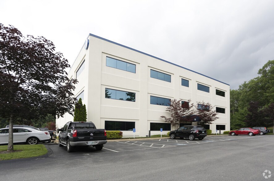 More Photos Of 15 Dartmouth Dr, Auburn Office For Lease