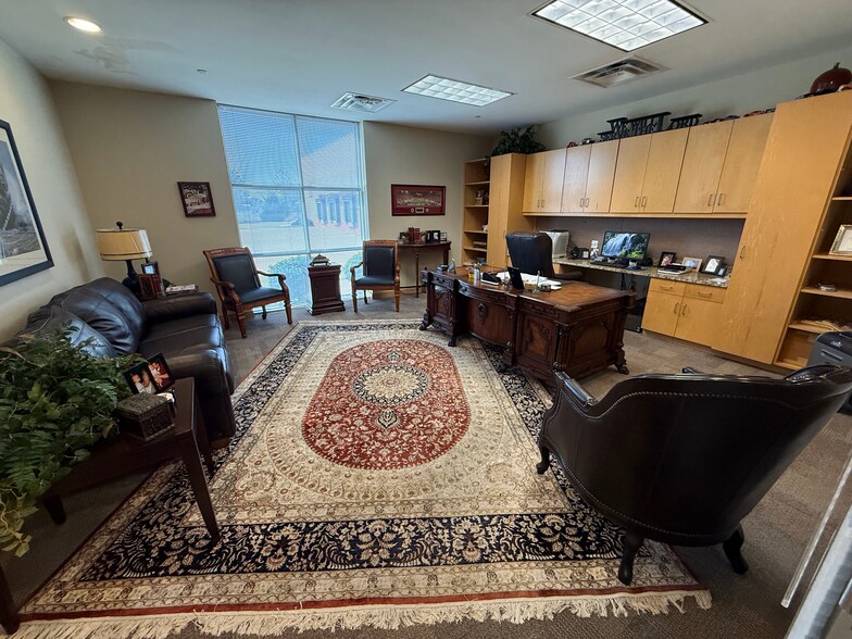 More Photos Of 241 Commercial Park Cir, Calera Distribution For Sale