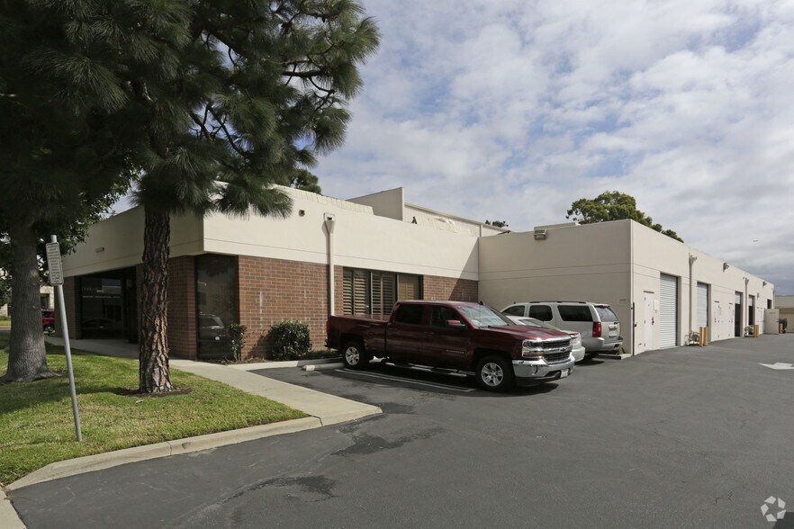 More Photos Of 881-899 Production Pl, Newport Beach Light Manufacturing For Lease