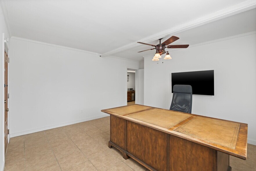 More Photos Of 1526 Heights Blvd, Houston Office For Lease