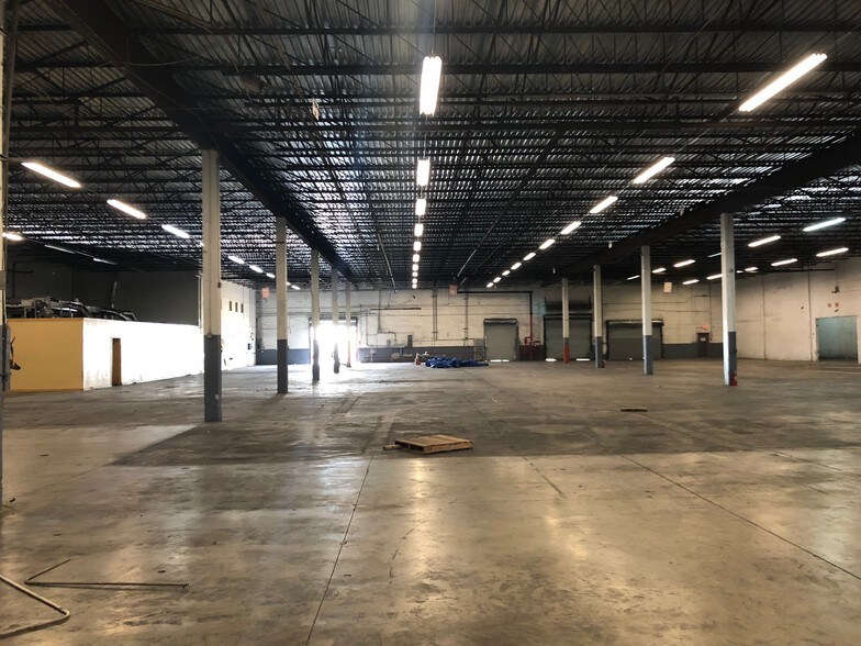 Primary Photo Of 2275 E 11th Ave, Hialeah Warehouse For Lease