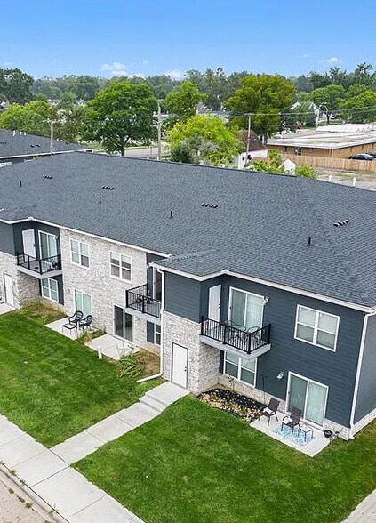 More Photos Of 1241 E Woodward Heights Blvd, Hazel Park Apartments For Sale