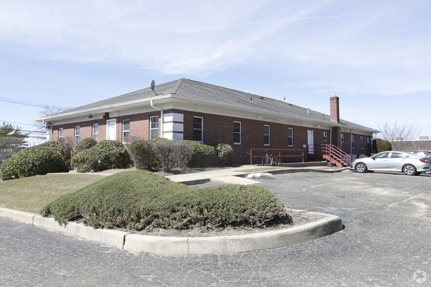 More Photos Of 515 Johnson Ave, Bohemia Office For Lease
