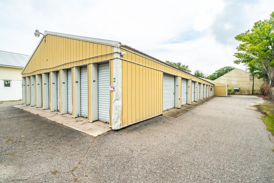 More Photos Of 1719 Signal Point Rd, Charleston Self Storage For Sale