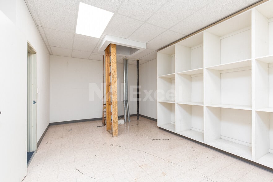 More Photos Of 3510 Cavaretta Ct, Las Vegas Warehouse For Lease
